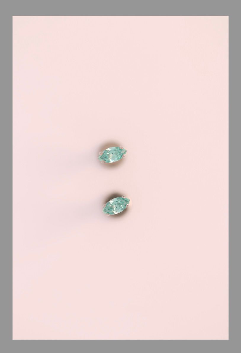 18g prong set threadless faceted marquise with (1) 4mmx2mm gem end Fancy Light Green CZ