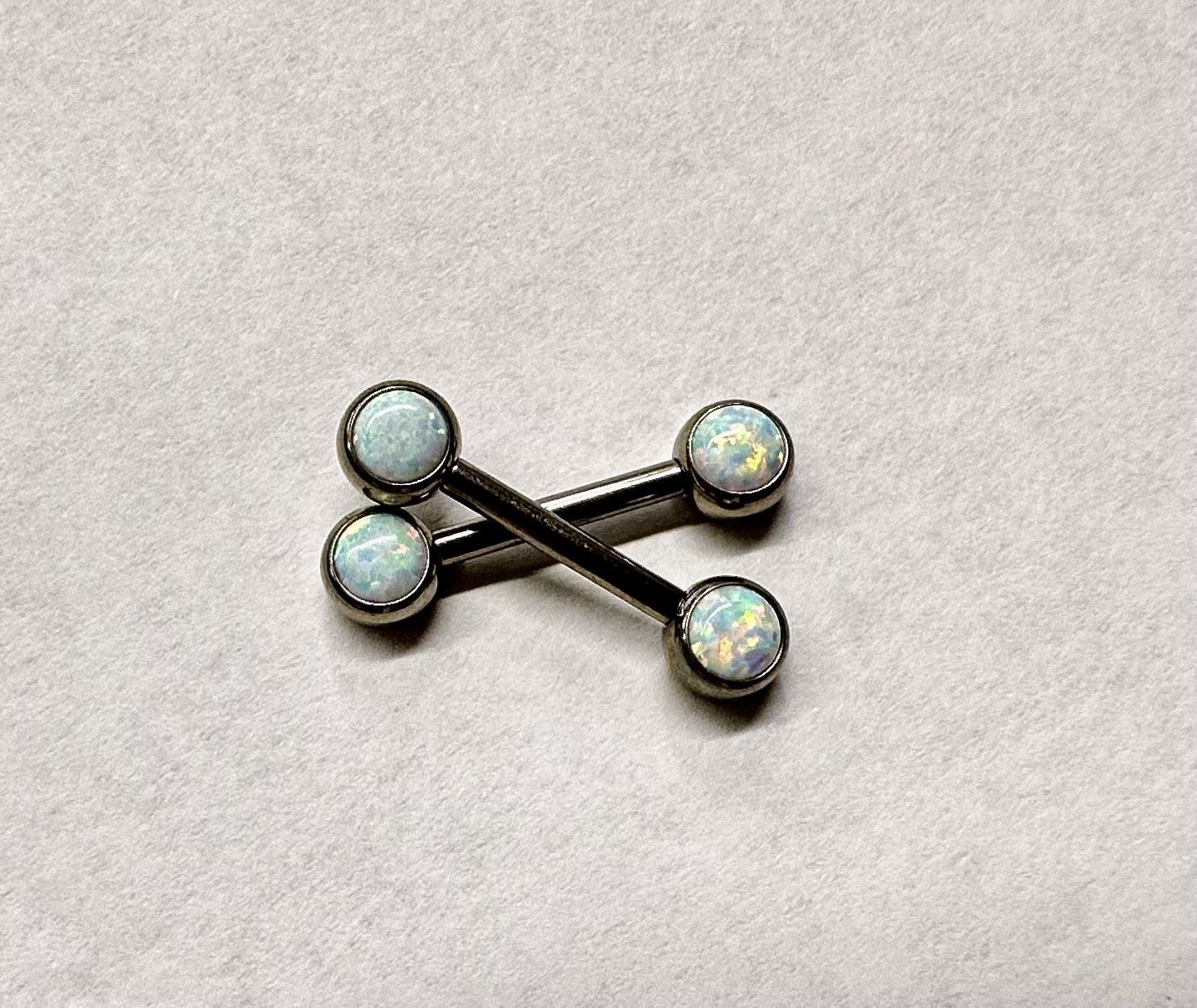 Side Gem 4mm White opal cabochon
