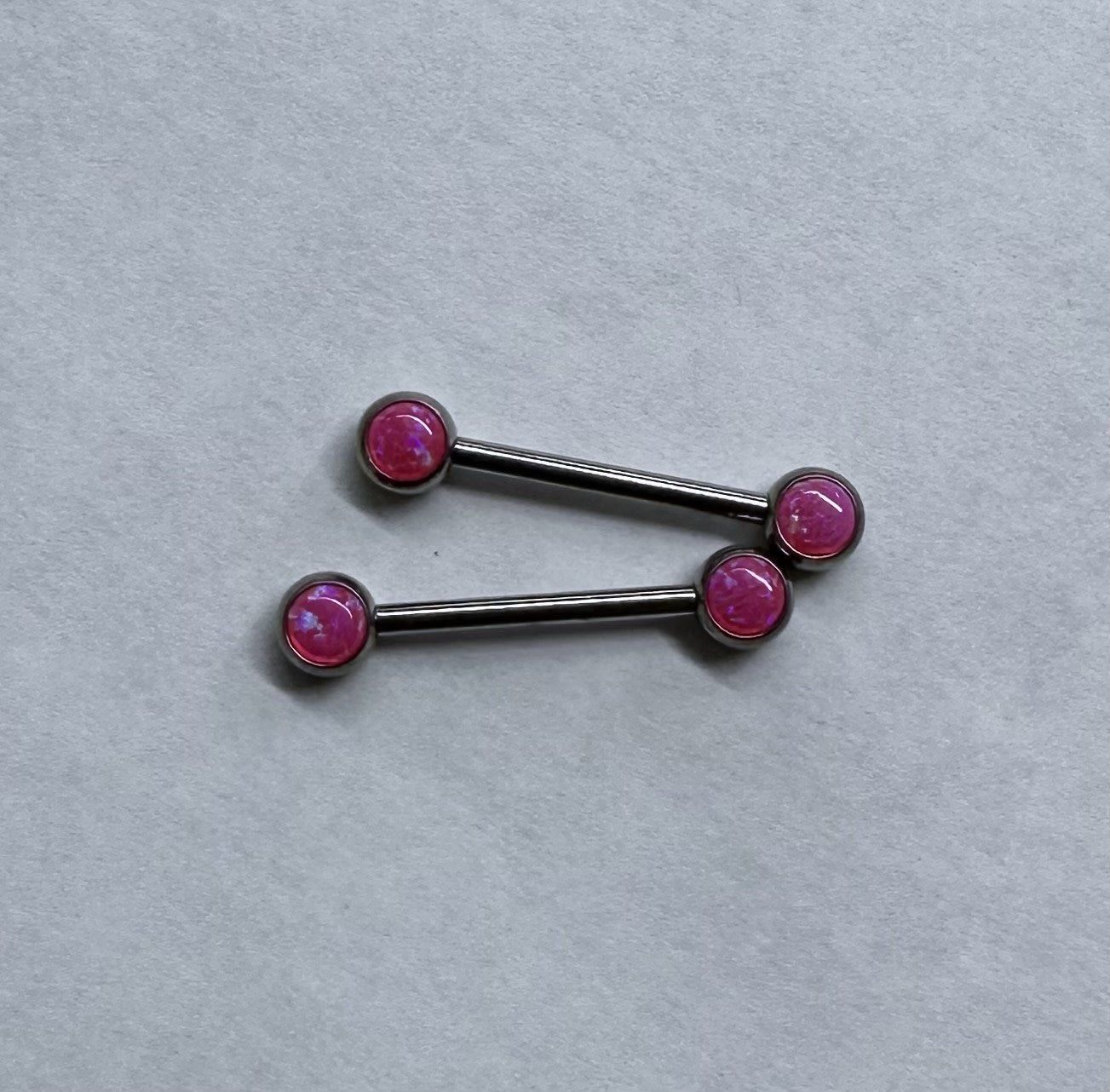 Side Gem 4mm Hot Pink opal cabochon