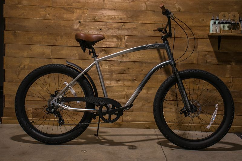 TITAN RACING CRUISER - CALIFORNIA - Silver Surfer