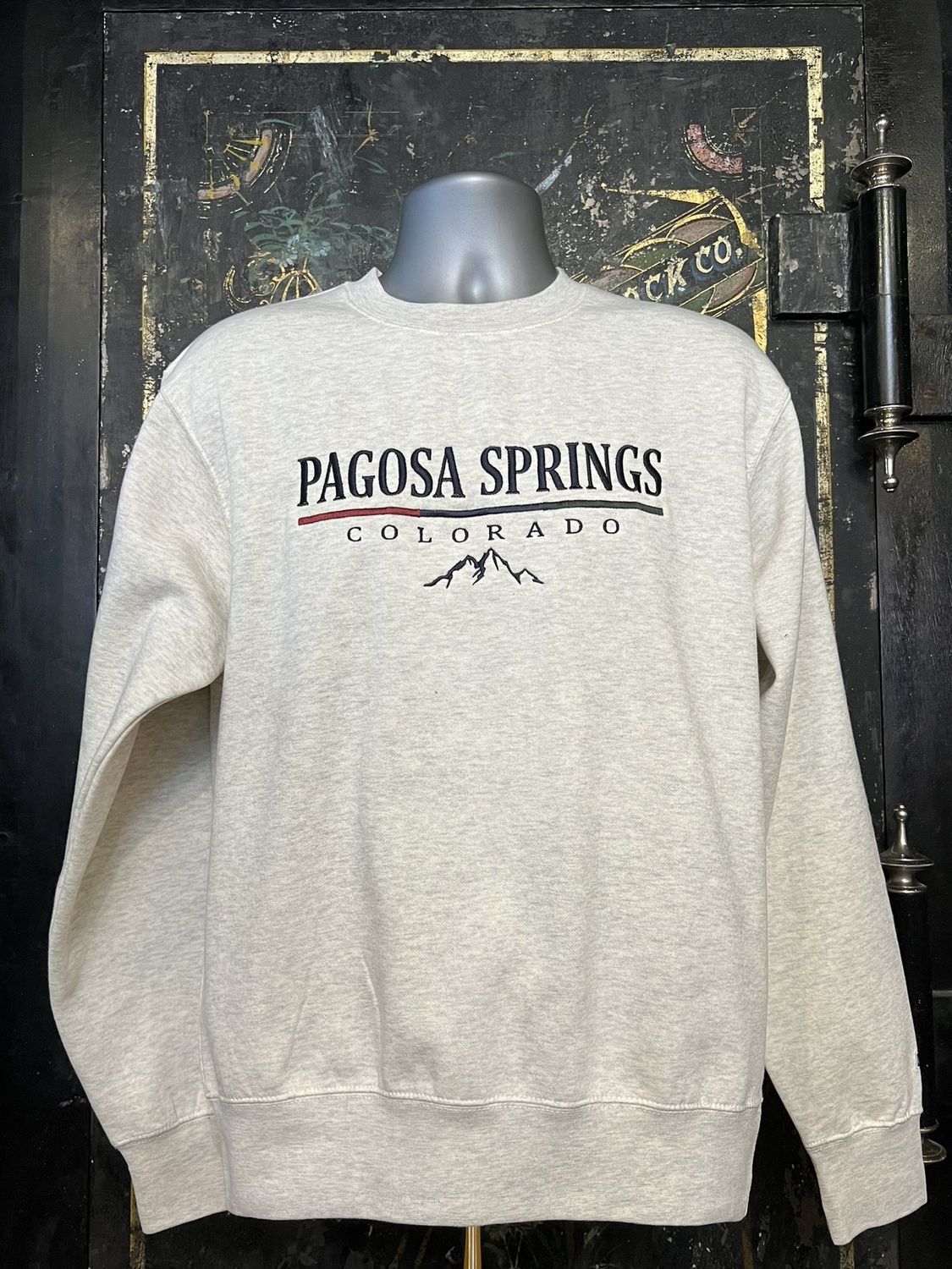 Hettinger Mtn EMB Crew Neck SS Oatmeal