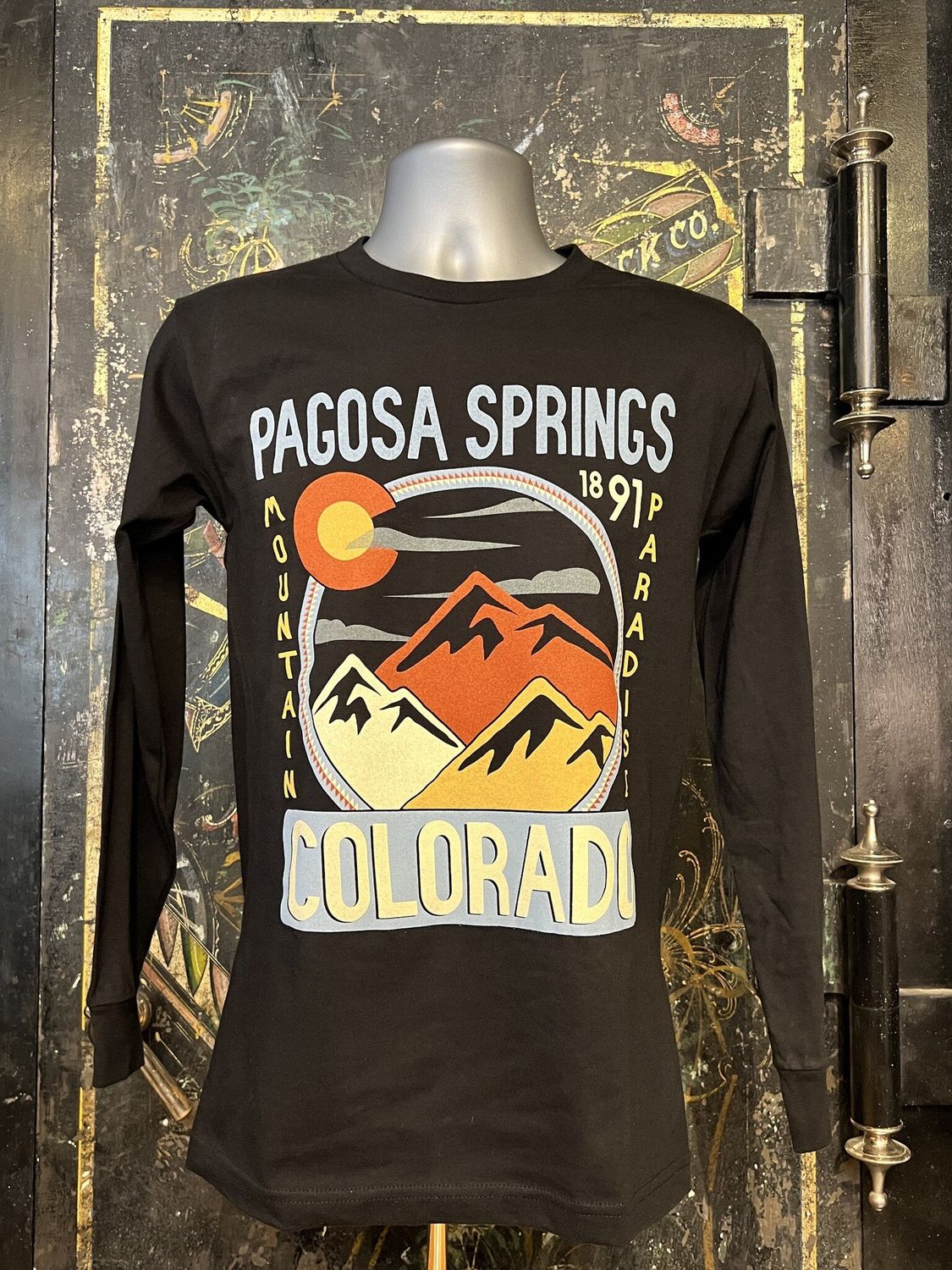 Zandra V2 Mtns CO Sym LRS L/S Tee Black