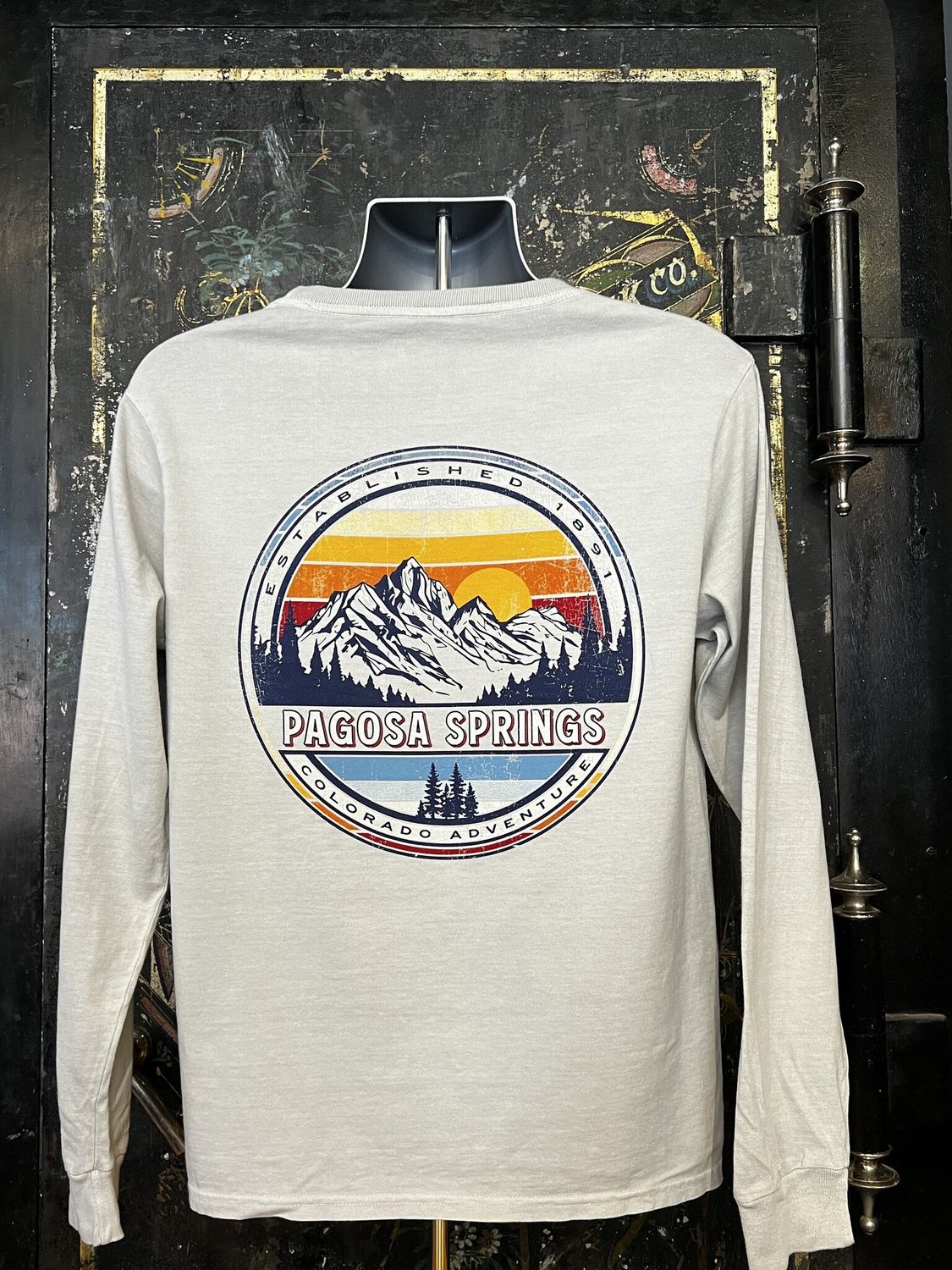 Tomhais Mtns Pines RS L/S Tee Cement