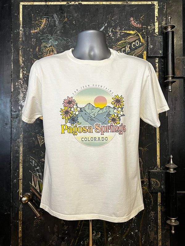 Angola Mtn Daisys RS Tee Ivory