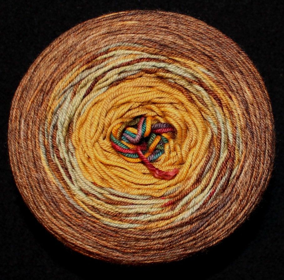 Done Roving - DK Transitions, Color: Gathering Leaves