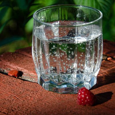 WATER-CARBONATED