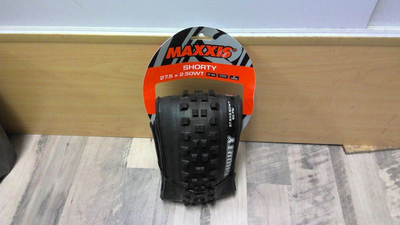 Maxxis Shorty Tire - 27.5 x 2.5, Tubeless, Folding, Black, 3C, DH Casing, Wide Trail
