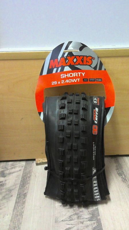Maxxis, Shorty, Tire, 29&#39;&#39;x2.40, Folding, Tubeless Ready, 3C Maxx Terra, EXO, Wide Trail, 60TPI, Black