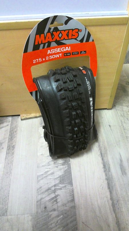 Maxxis, Assegai, Tire, 27.5&#39;&#39;x2.50, Folding, Tubeless Ready, 3C Maxx Grip, 2-ply, Wide Trail, 60TPI, Black