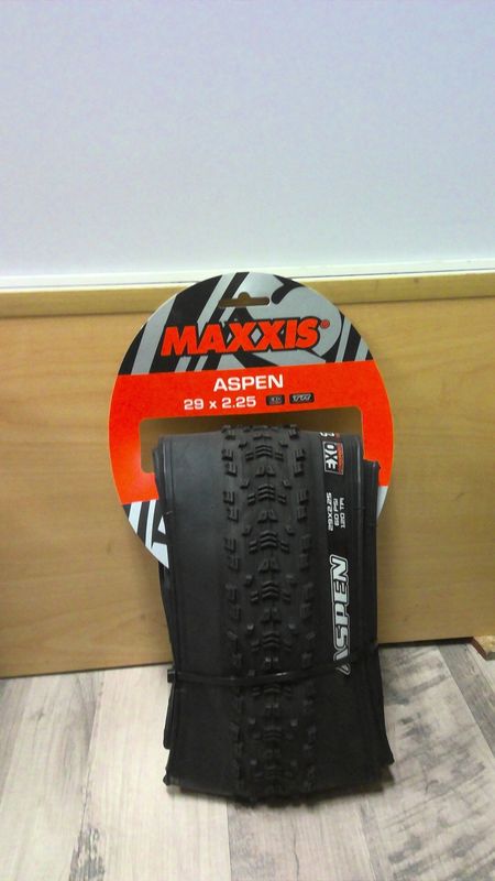 Maxxis, Aspen, Tire, 29x2.25, Folding, Tubeless Ready, Dual, EXO, 120TPI, Black