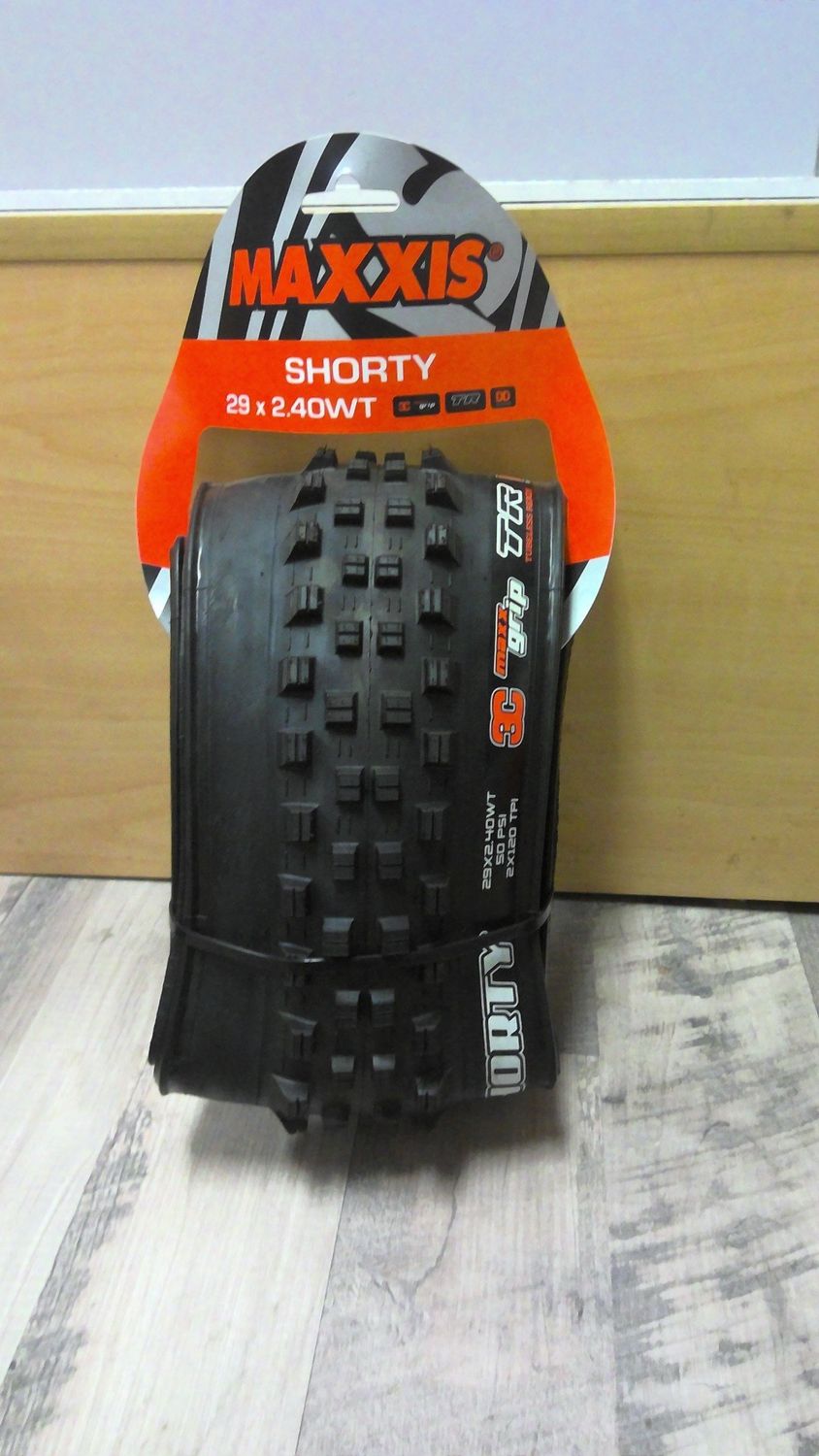 Maxxis, Shorty, Tire, 29&#39;&#39;x2.40, Folding, Tubeless Ready, 3C Maxx Grip, Double Down, Wide Trail, 120x2TPI, Black