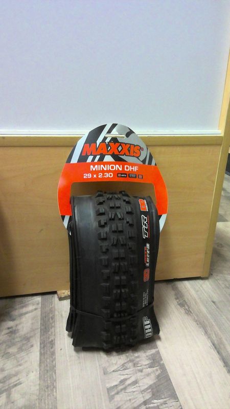 Maxxis, Minion DHF, Tire, 29&#39;&#39;x2.30, Folding, Tubeless Ready, 3C Maxx Terra, Double Down, 120x2TPI, Black