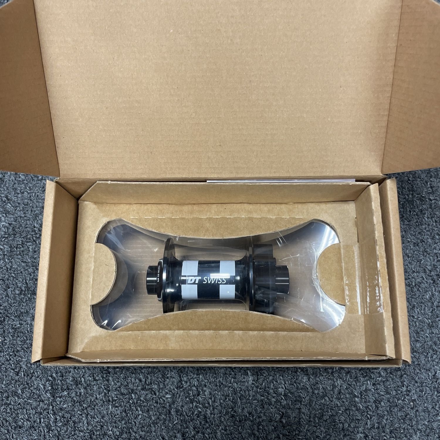 DT Swiss 350 6B-Disc Front Hub, 32h, 15x100mm NLA&gt;