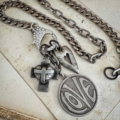 HOT ROCKS Good Vibes Necklace
