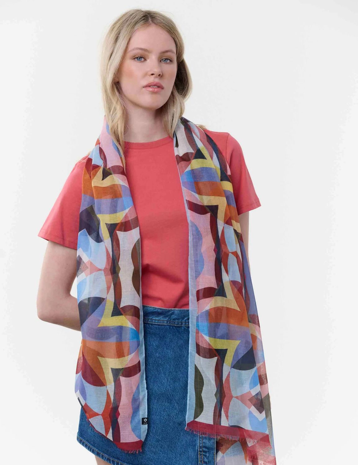 FRAAS Sustainable Geometric Retro Design Scarf, Color: True Blue
