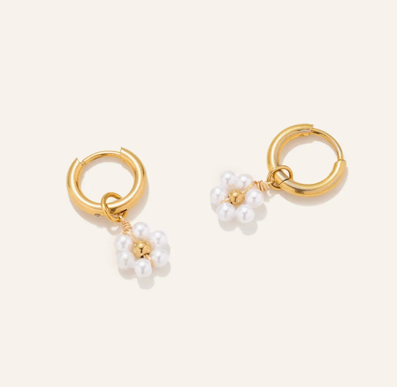 pearl daisy charm huggies