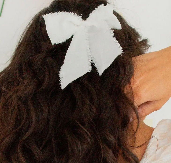 freya bow clip- white