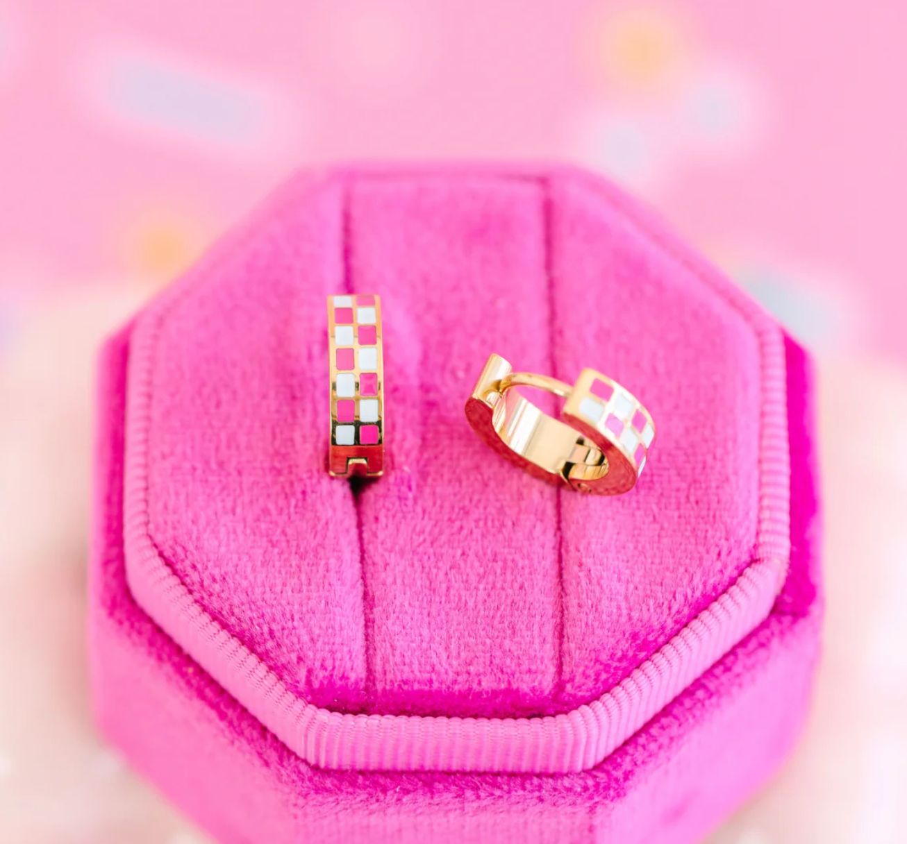 pink checkered huggies