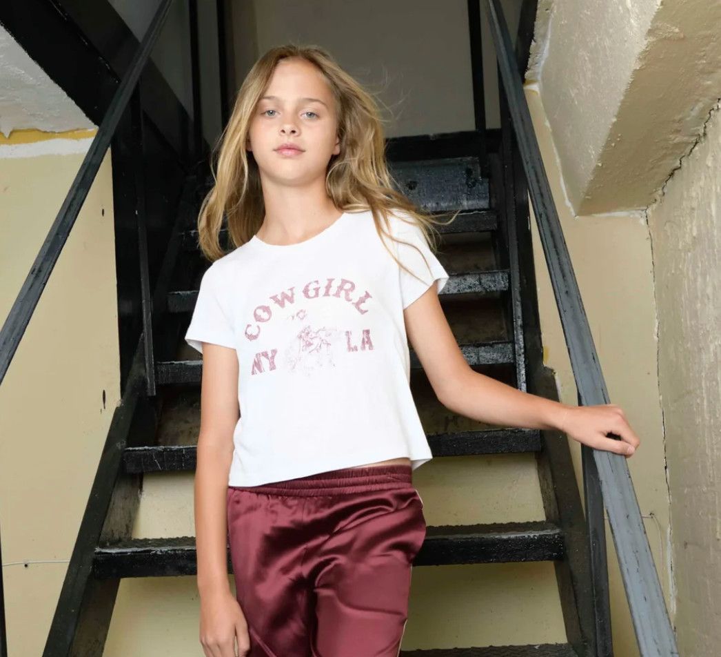 distress tee cowgirl