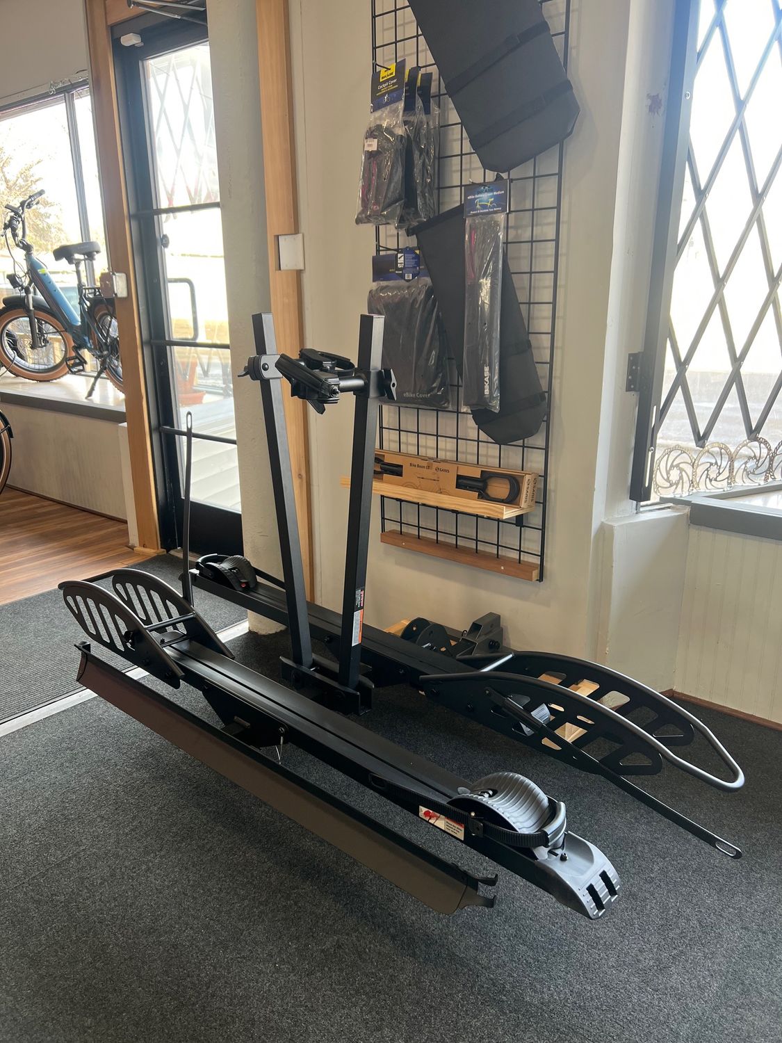 Young Electric MATE R Foldable Hitch Bike Rack
