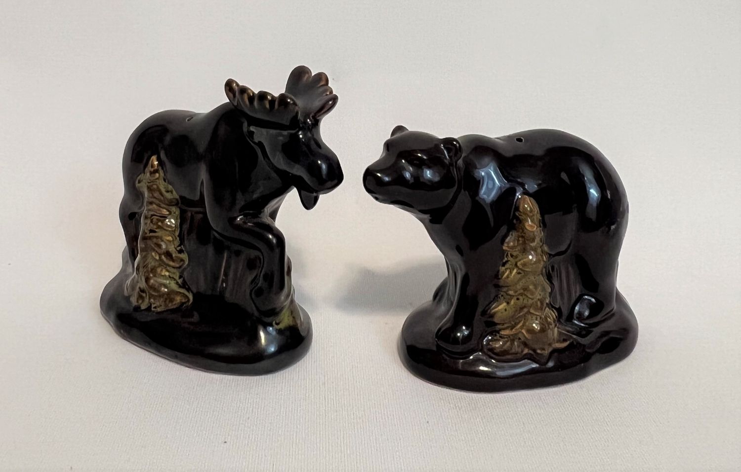 WOODLAND Moose and Bear Salt and Pepper Shaker Set
