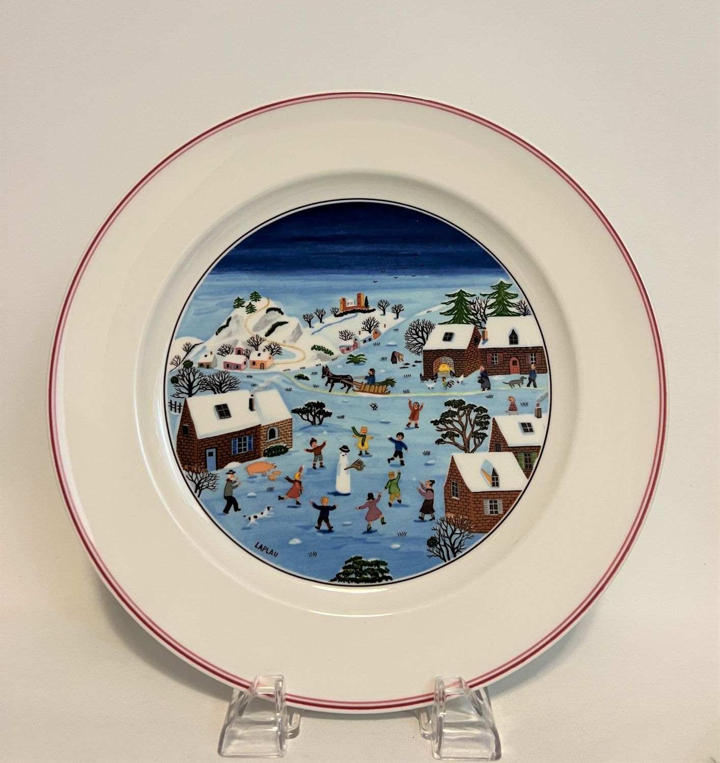 NAIF CHRISTMAS DINNER PLATE 10.5"