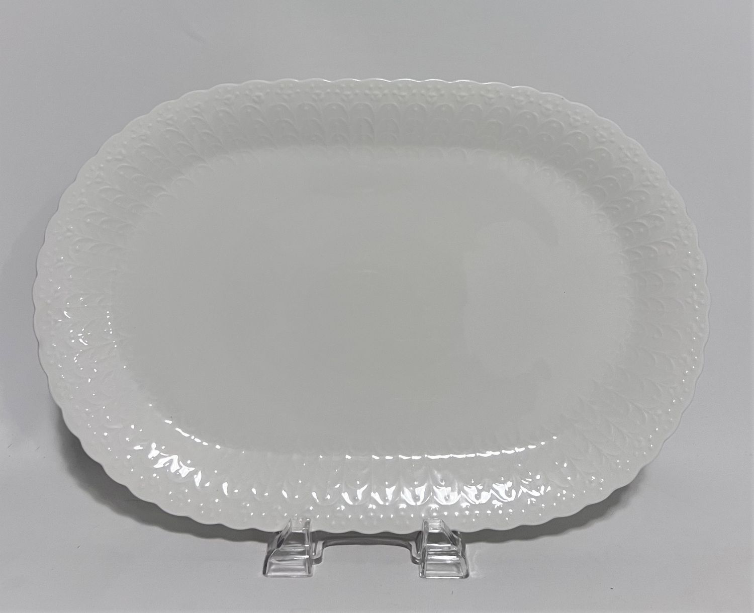 WHITE SILK PLATTER 14 7/8"