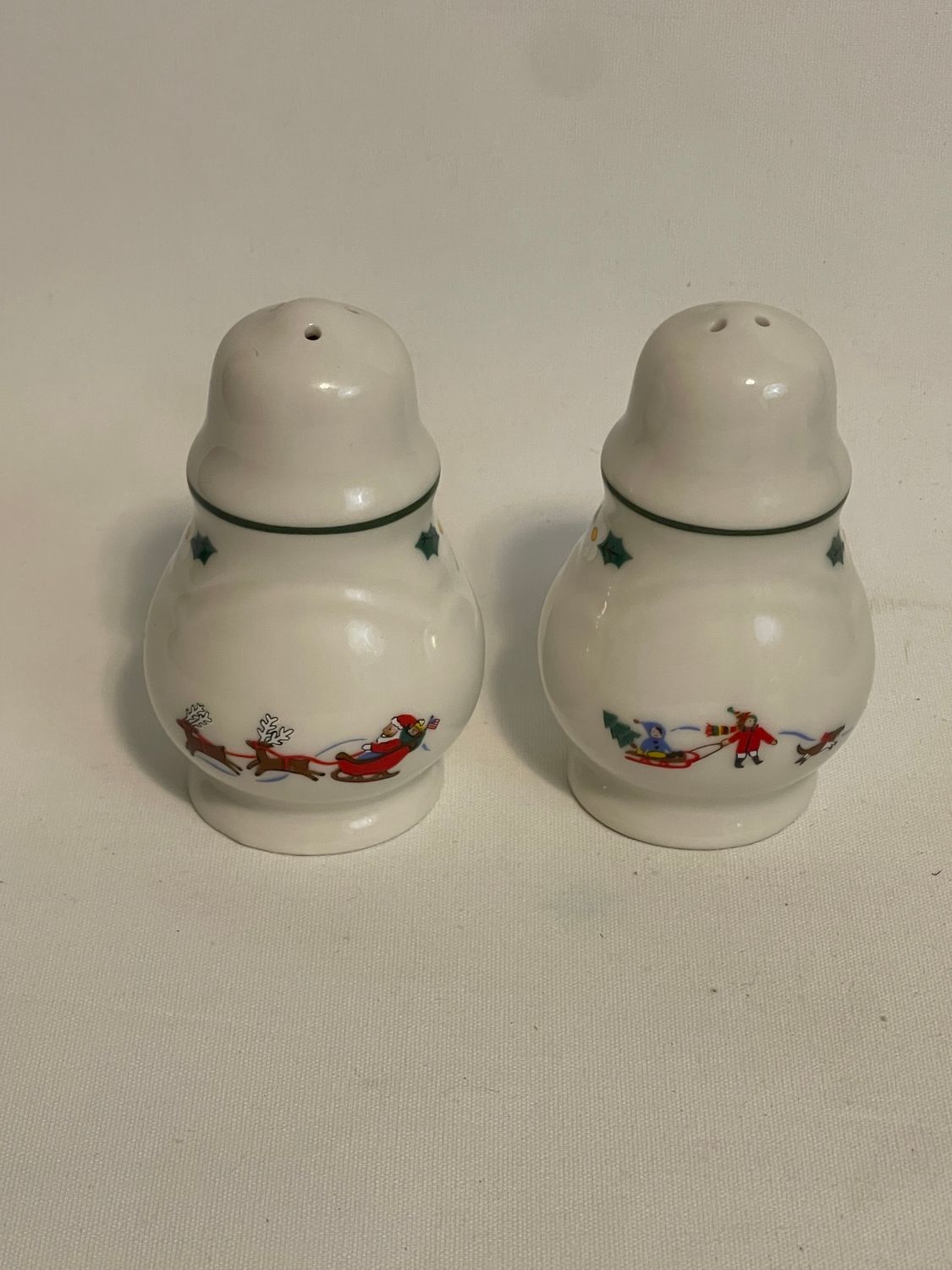 SNOW VILLAGE SALT AND PEPPER SET