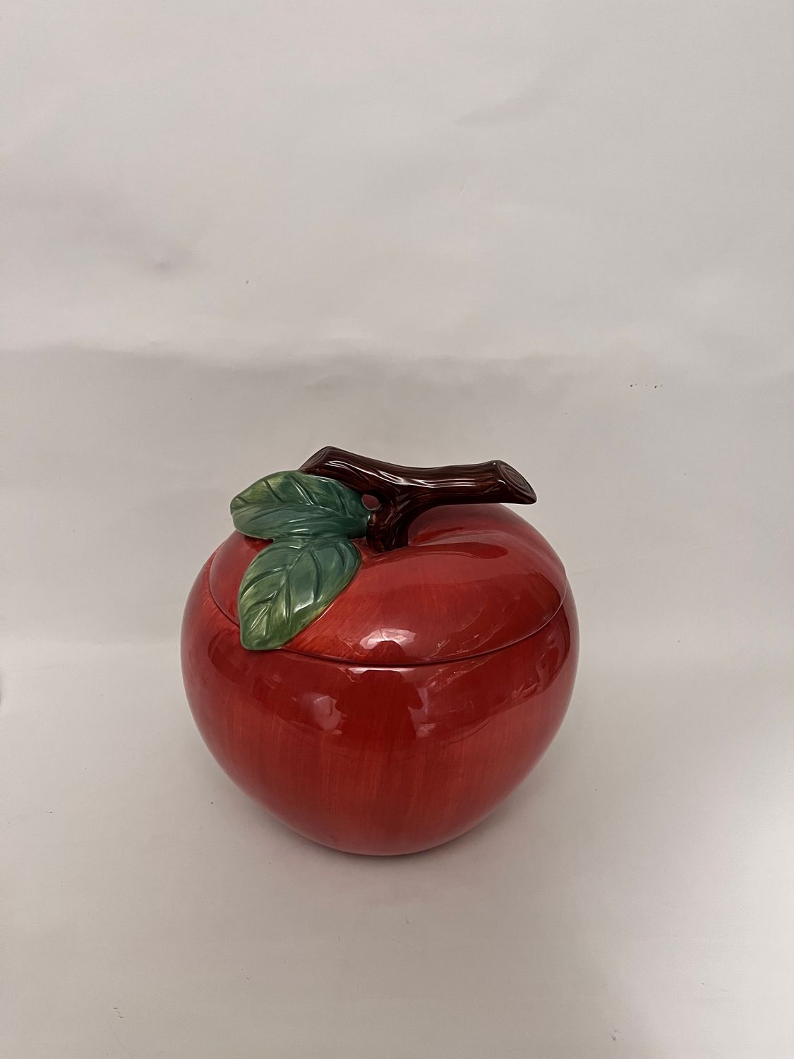 APPLE COOKIE JAR "JAY IMPORT"