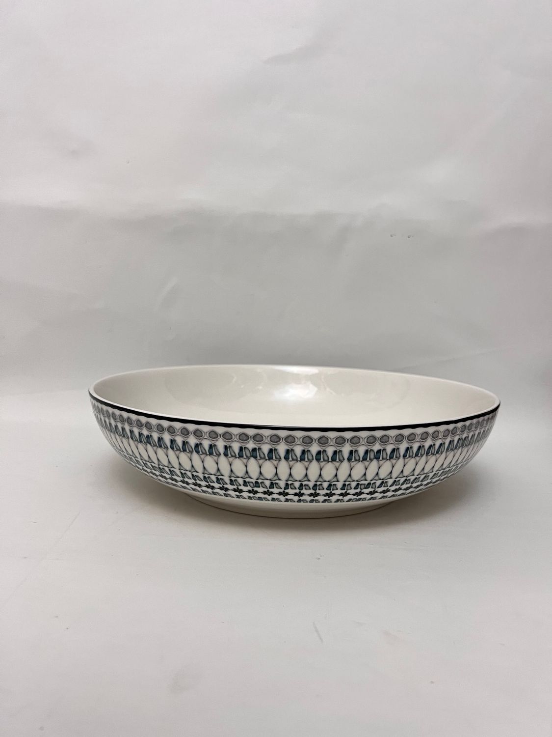 MEDALLION PRINT PASTA SERVING BOWL 12"