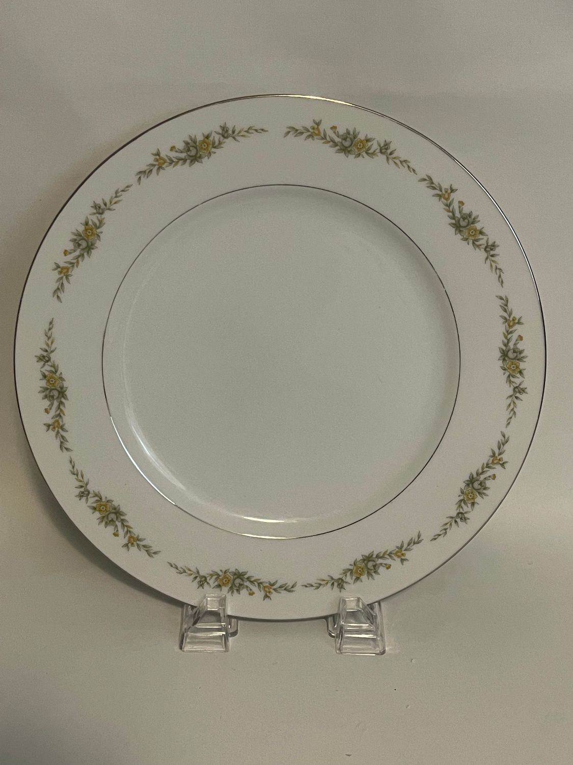 WESTCHESTER DINNER PLATE 10 5/8"