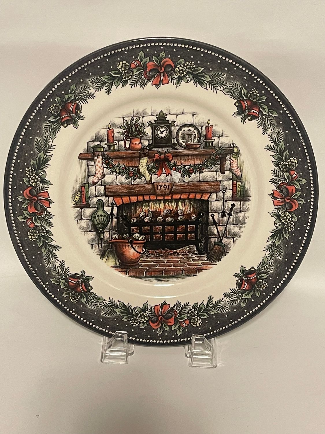 CHRISTMAS EVE DINNER PLATE 11"