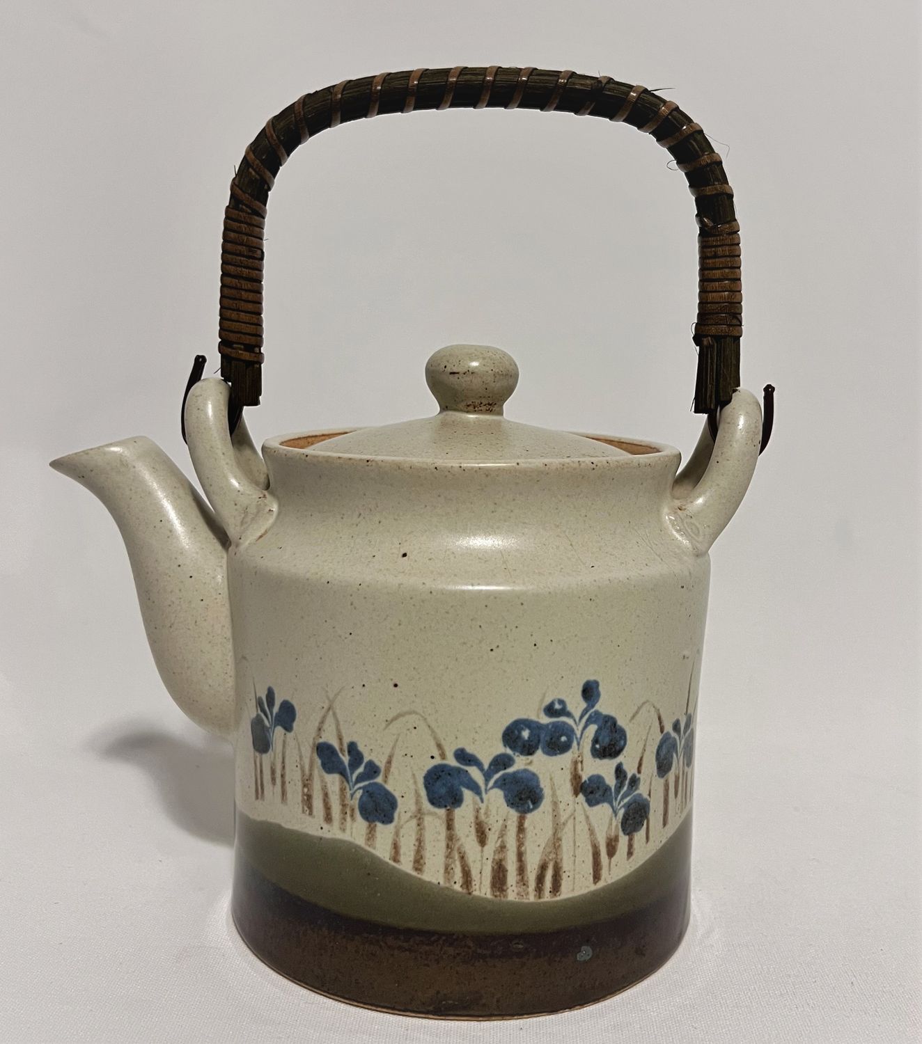 Hand Crafted Tea Pot With Bamboo Handle