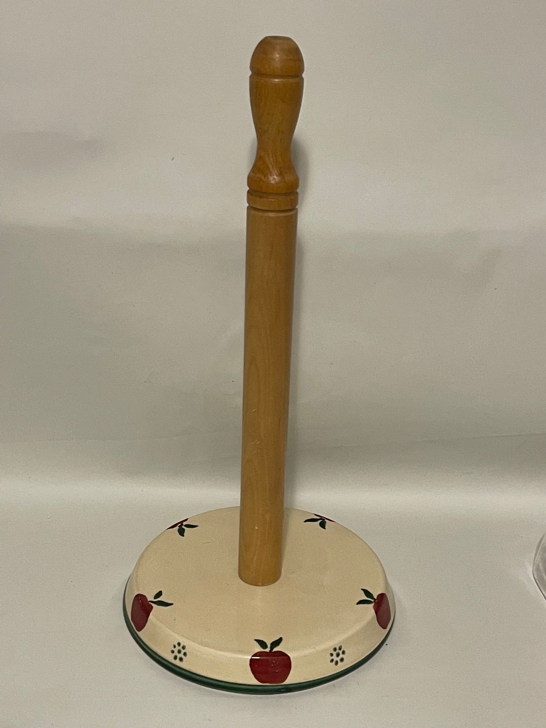 APPLE PAPER TOWEL HOLDER