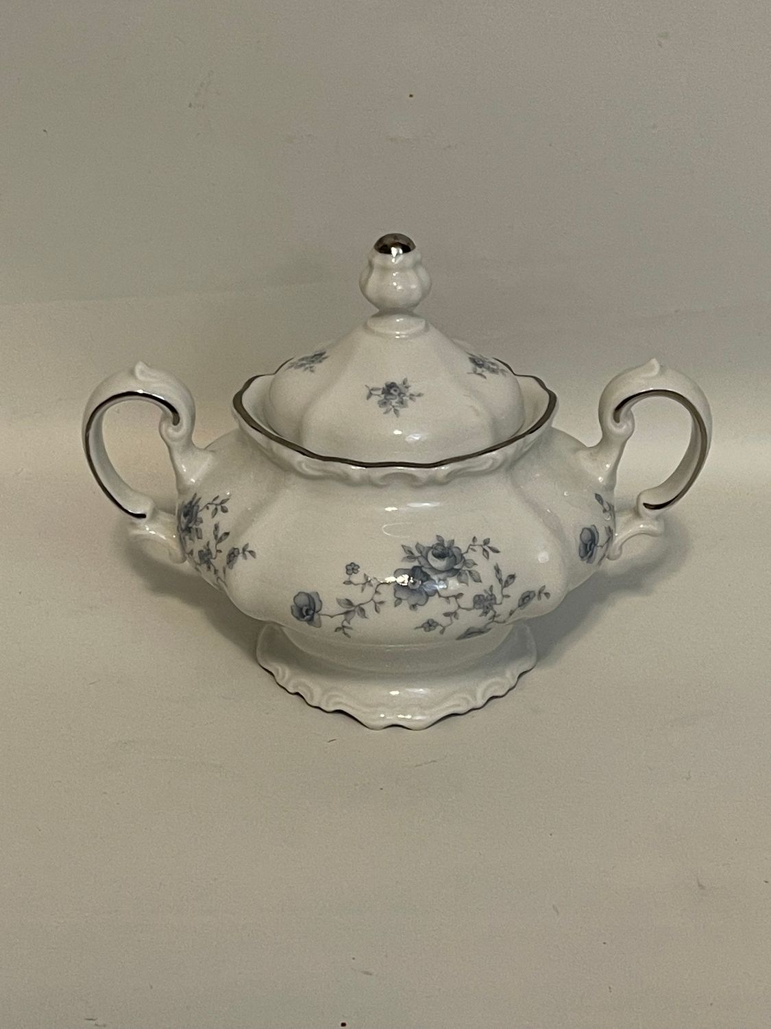 BLUE GARLAND SUGAR BOWL
