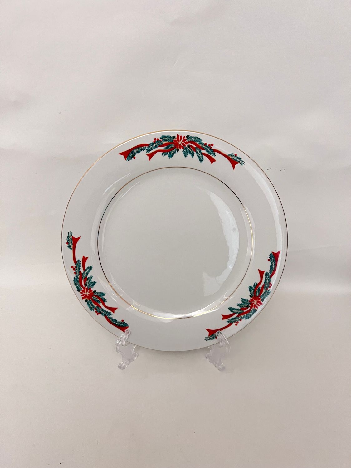 Poinsettia Ribbon  BACK STAMPED Tienshan  DINNER PLATE 10 5/8"