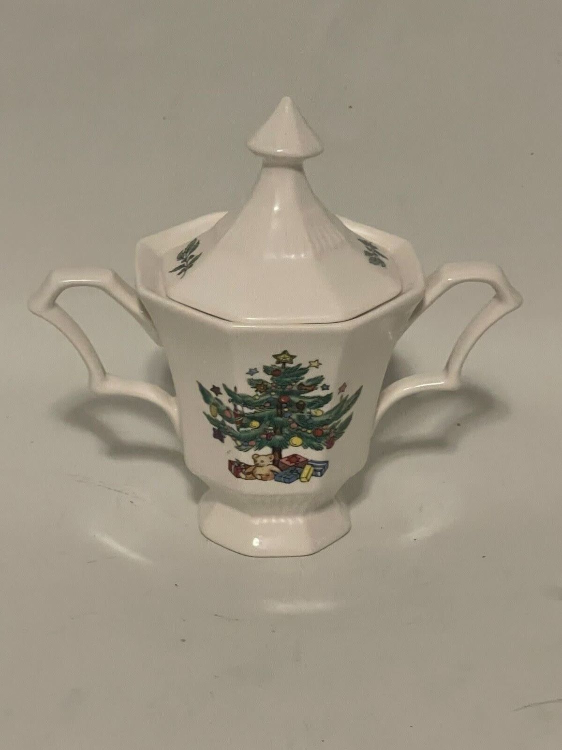 CHRISTMASTIME SUGAR BOWL WITH LID 5 3/4"