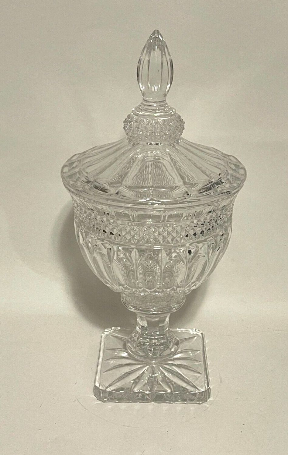 BRANDON CRYSTAL URN 15"