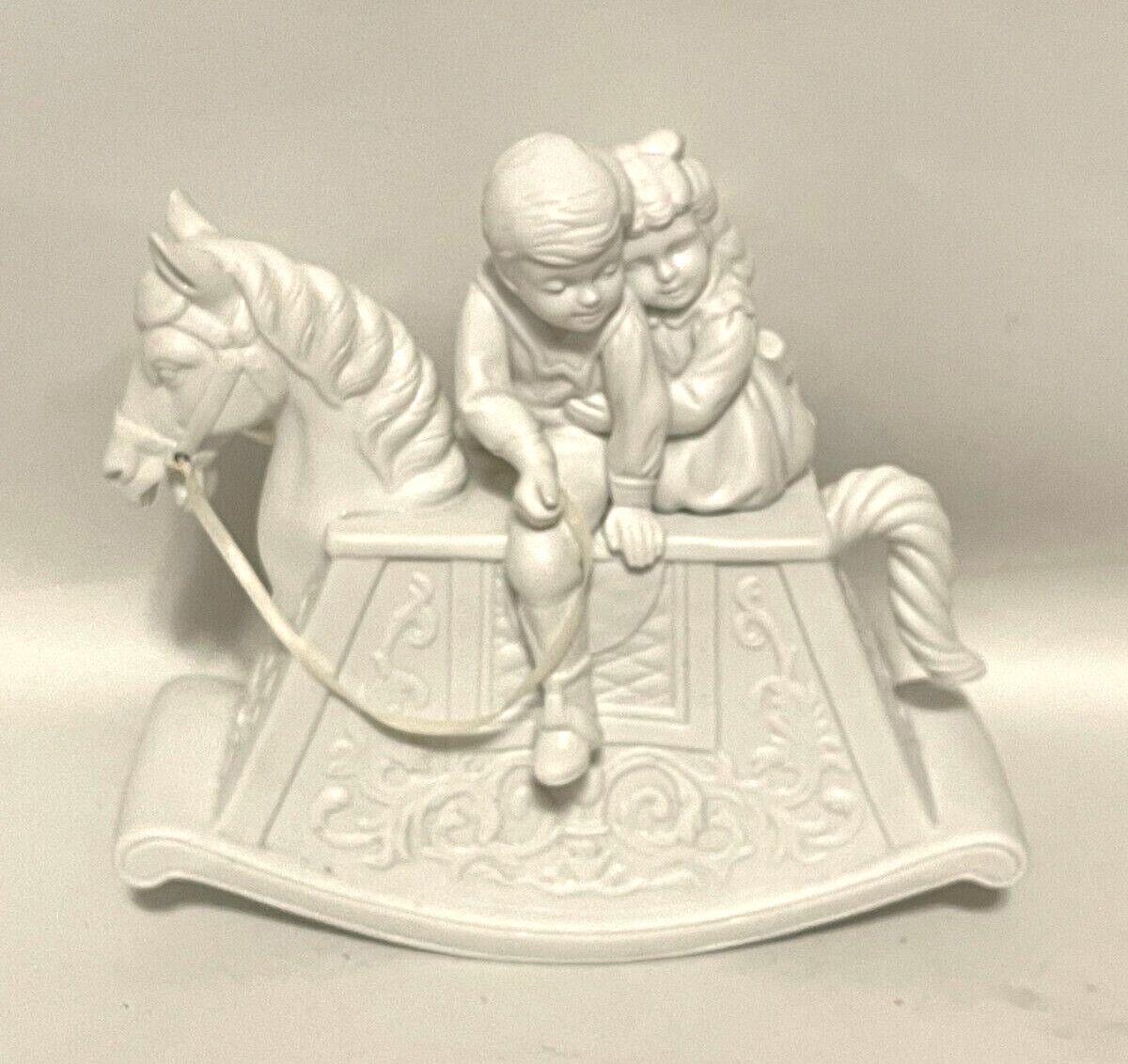 WINTER SILHOUETES MUSIC BOX