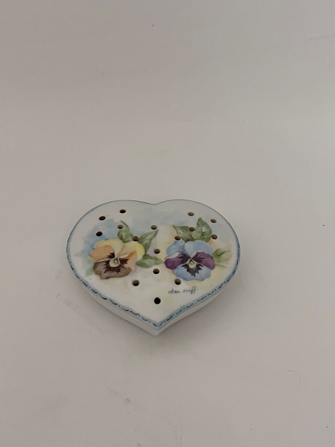 Pomander HEART Ceramic Potpourri Holder White WITH Floral Design 3 1/2"