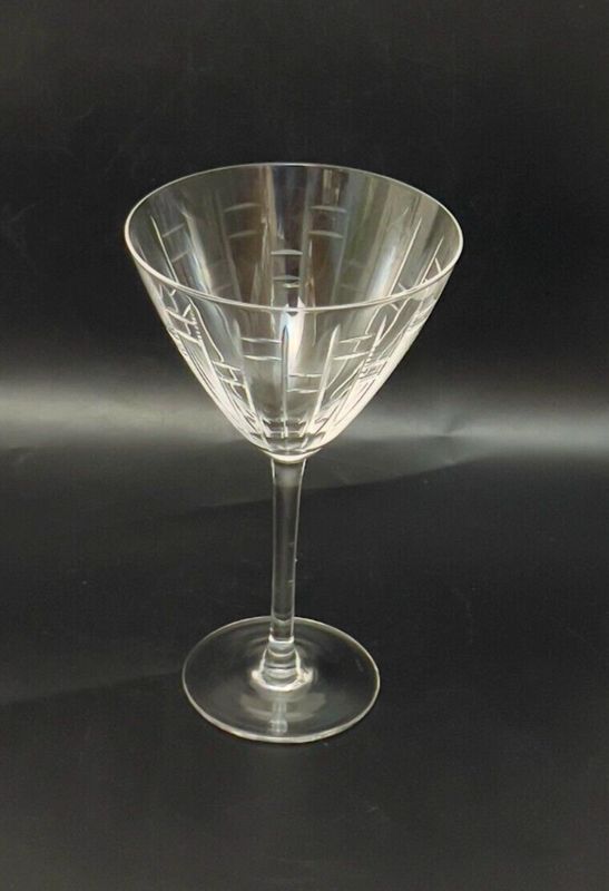 STACCATO MARTINI GLASS 7 3/8&quot;