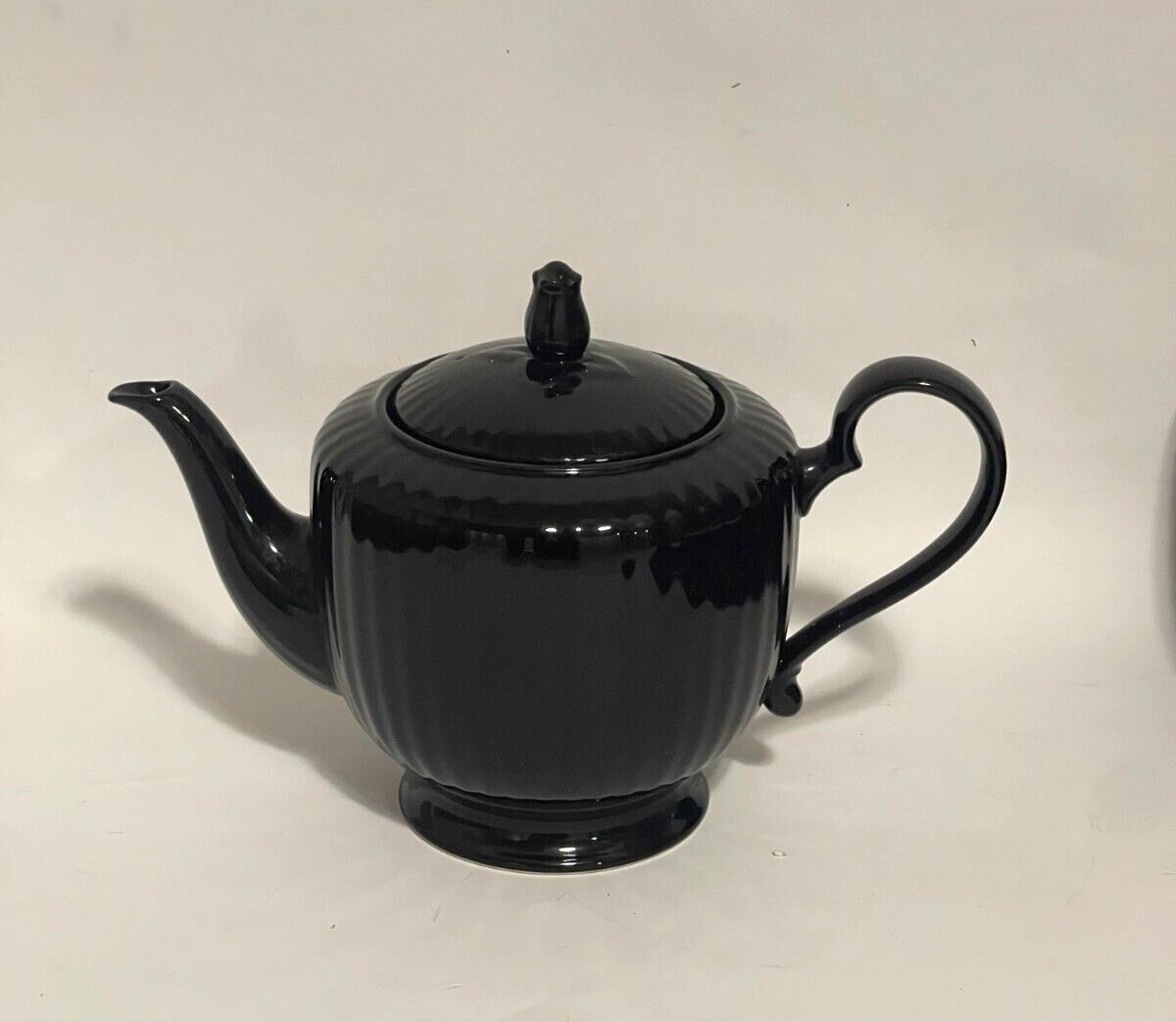BLACK TULIP TEAPOT 5'