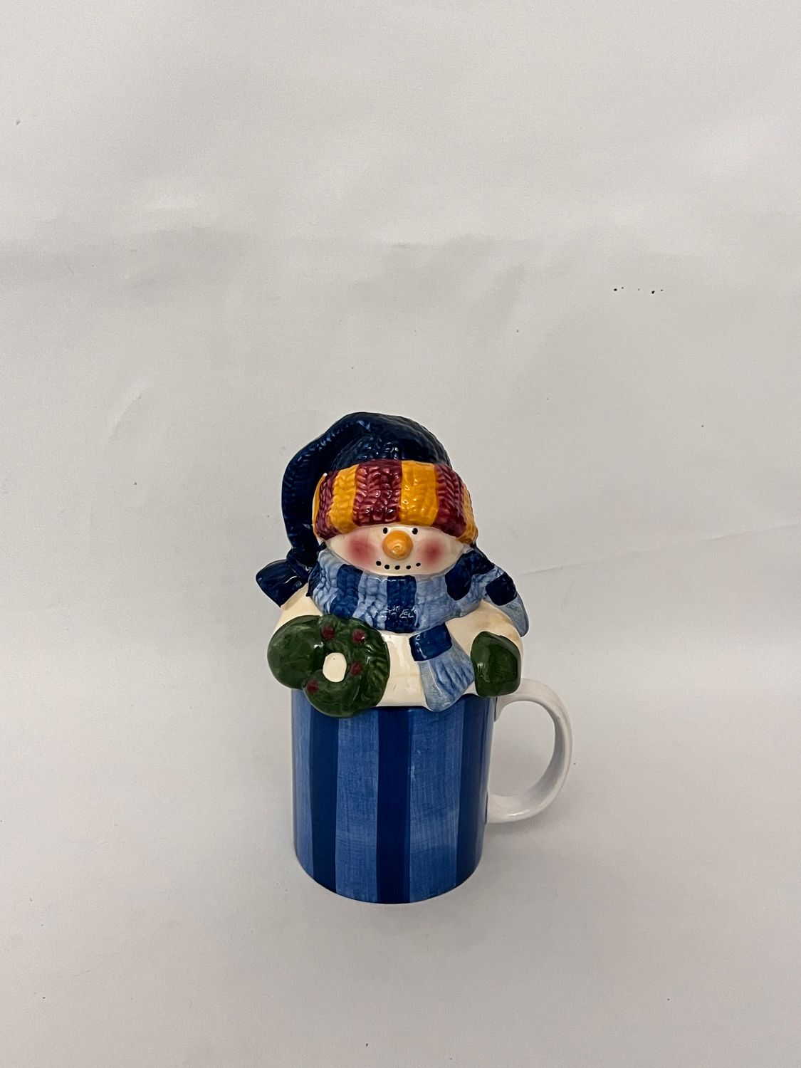 LET IT SNOW WREATH MUG WITH SNOWMAN TOPPER