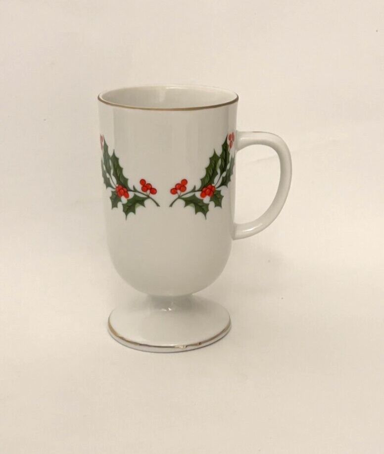 CHRISTMAS HOLLY MUG 4 7/8"