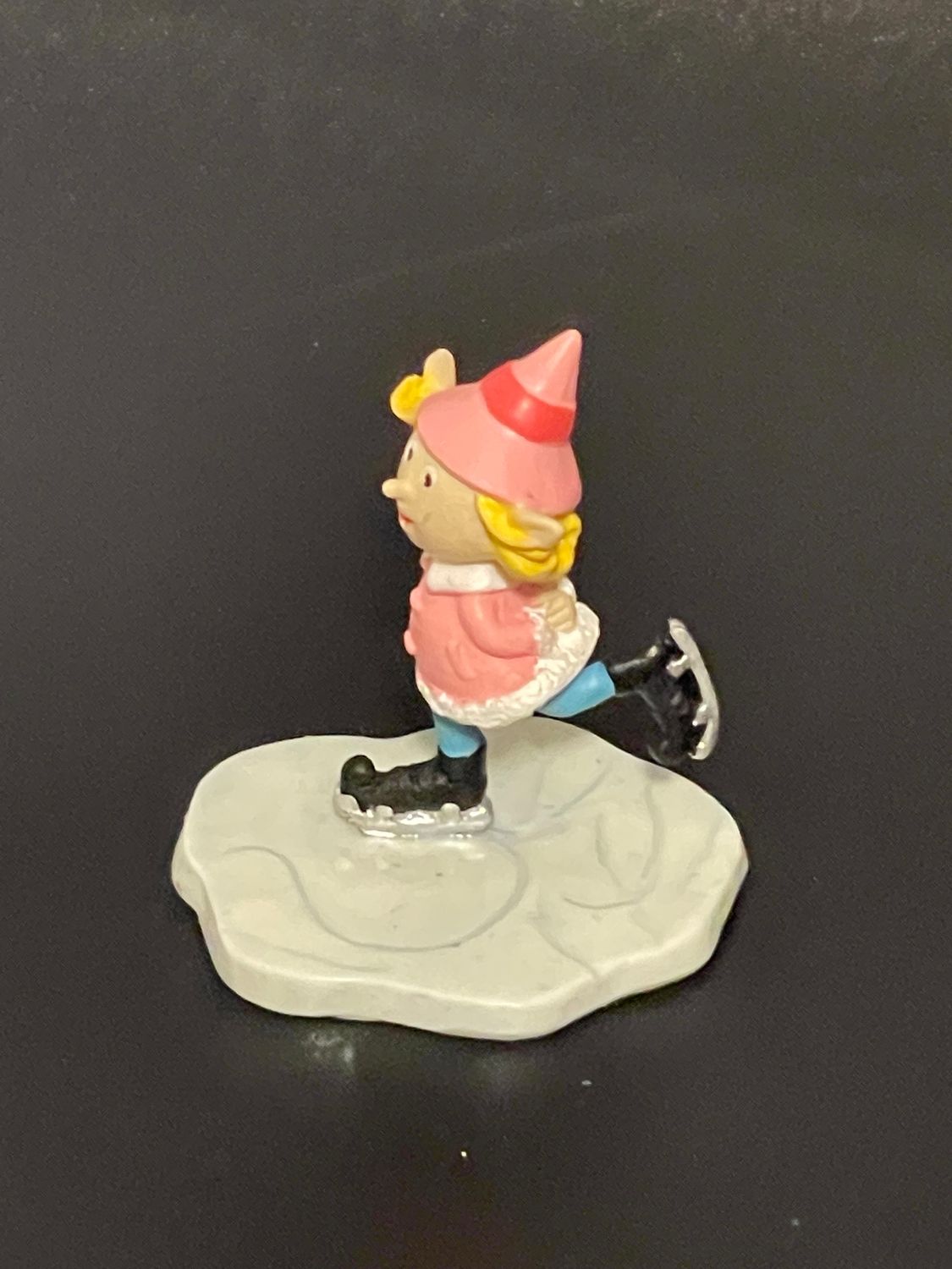 SKATING ELF RUDOLPH VILLAGE