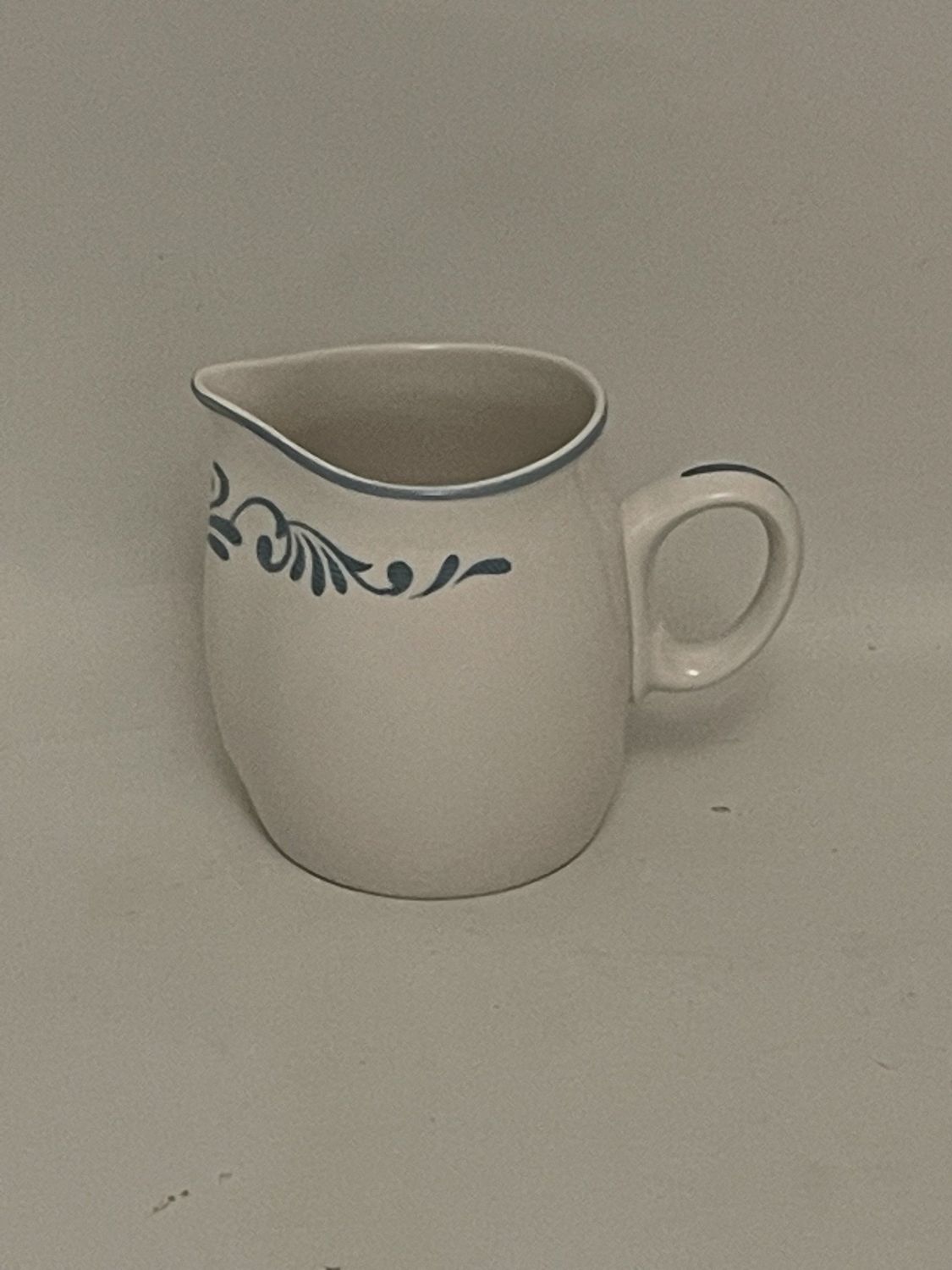BLUE FANCY CREAMER 3 3/4'