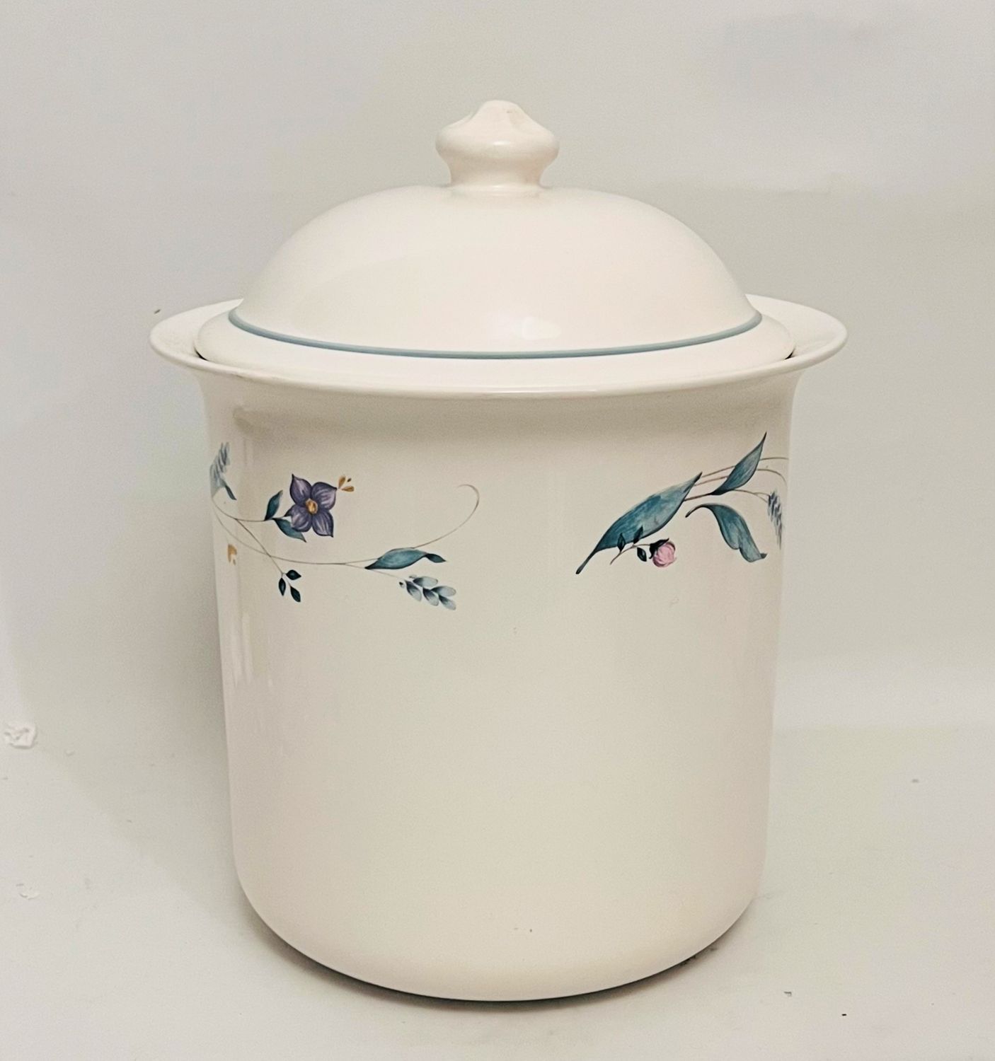 APRIL EXTRA LARGE CANISTER WITH SEAL 7 3/4"