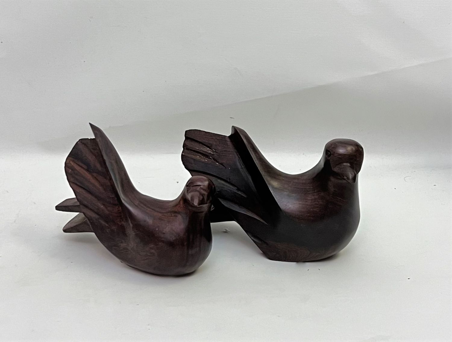 WOODEN CARVED DOVES