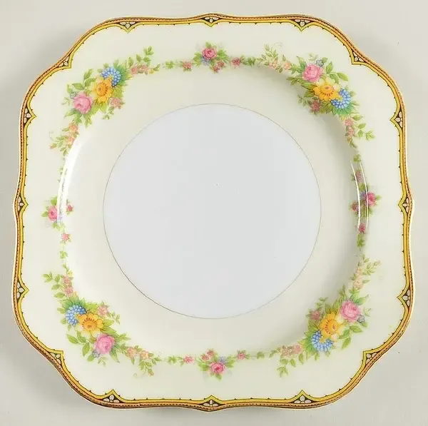 AILEEN SQUARE SALAD PLATE  7 7/8"