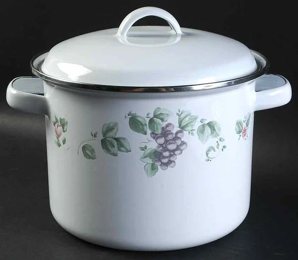 GRAPEVINE STOCKPOT 3.5 QT. 8"